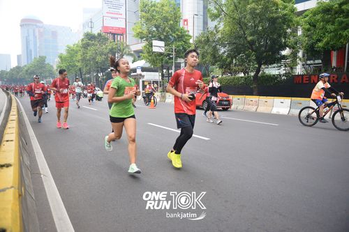 Race photo from ONE RUN 10 K