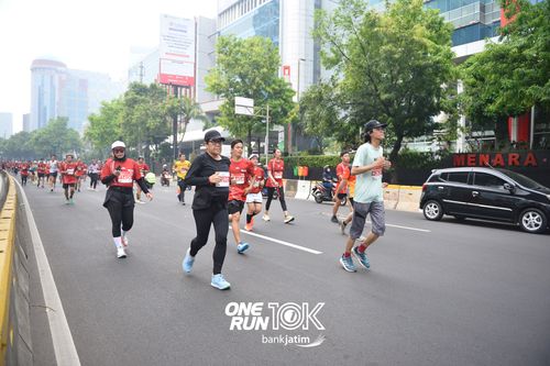 Race photo from ONE RUN 10 K
