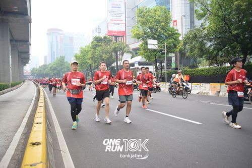 Race photo from ONE RUN 10 K