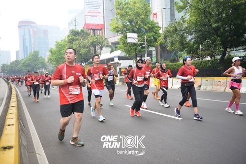 Race photo from ONE RUN 10 K