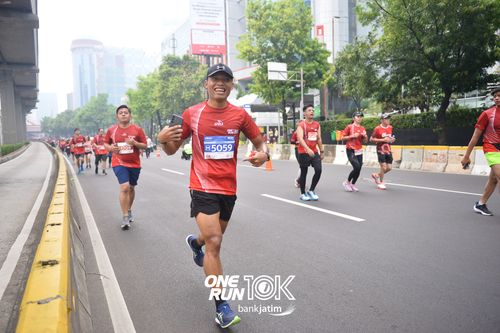 Race photo from ONE RUN 10 K