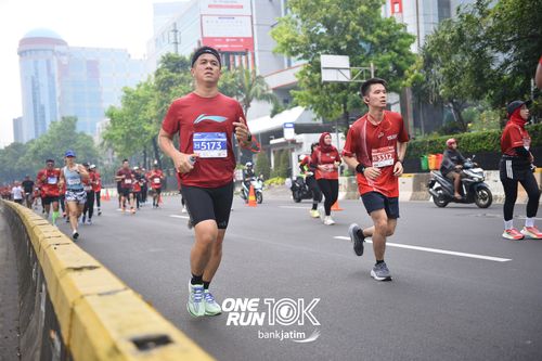 Race photo from ONE RUN 10 K