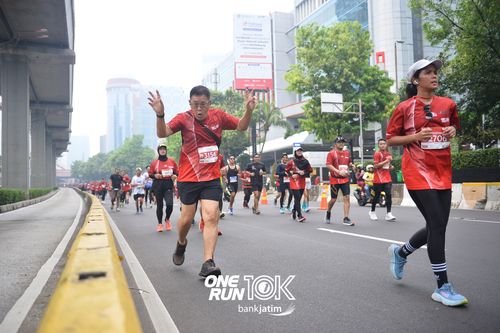 Race photo from ONE RUN 10 K