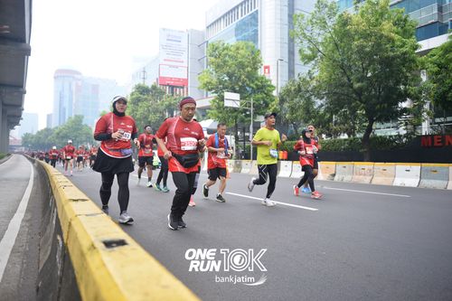 Race photo from ONE RUN 10 K
