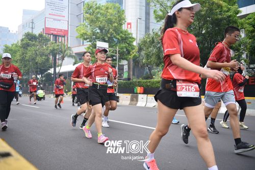 Race photo from ONE RUN 10 K