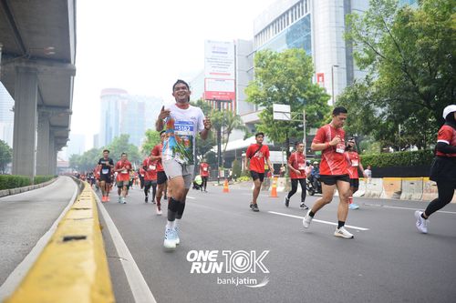 Race photo from ONE RUN 10 K
