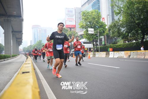 Race photo from ONE RUN 10 K