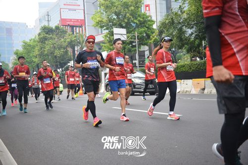 Race photo from ONE RUN 10 K
