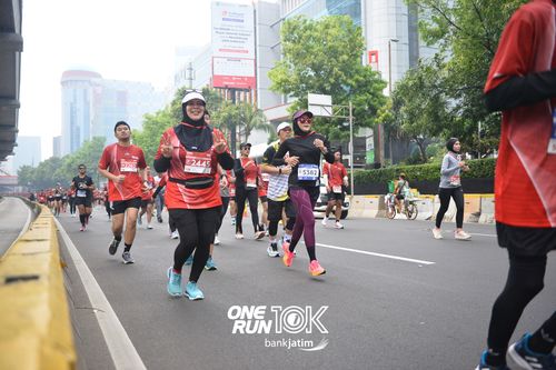 Race photo from ONE RUN 10 K