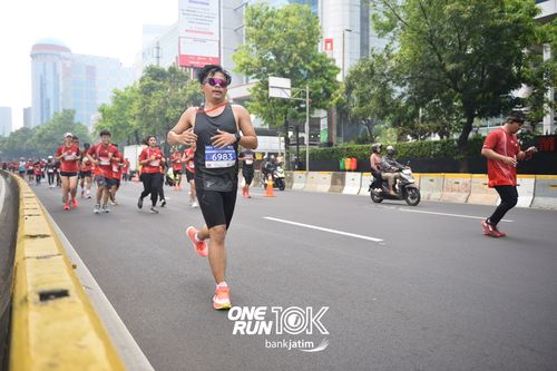 Race photo from ONE RUN 10 K