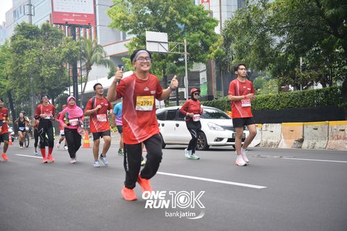 Race photo from ONE RUN 10 K