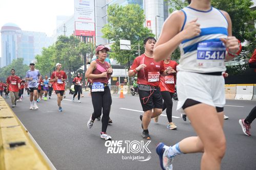 Race photo from ONE RUN 10 K