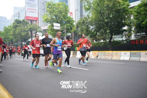 Race photo from ONE RUN 10 K