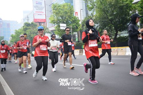 Race photo from ONE RUN 10 K