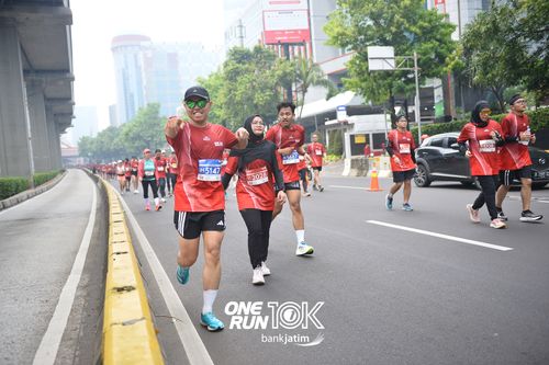 Race photo from ONE RUN 10 K