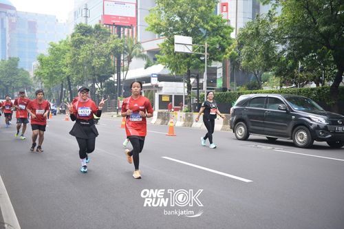 Race photo from ONE RUN 10 K