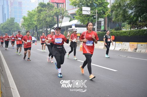 Race photo from ONE RUN 10 K