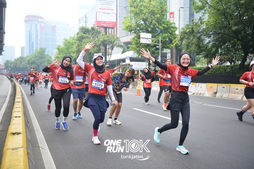 Race photo from ONE RUN 10 K