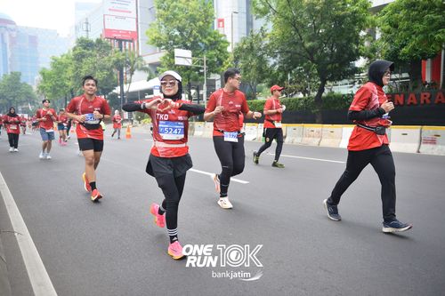 Race photo from ONE RUN 10 K