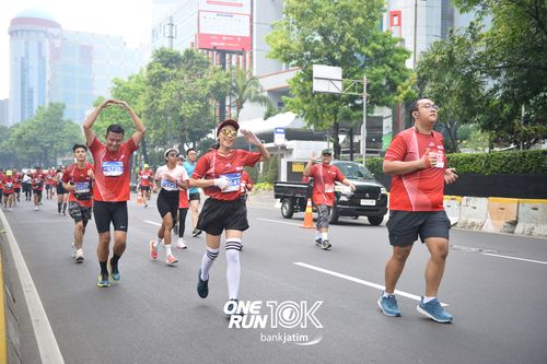 Race photo from ONE RUN 10 K