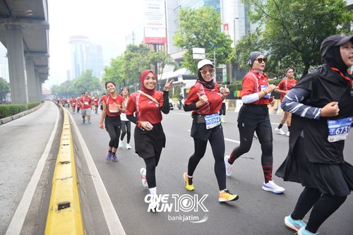 Race photo from ONE RUN 10 K
