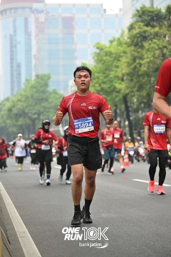 Race photo from ONE RUN 10 K