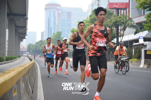 Race photo from ONE RUN 10 K