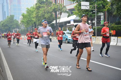 Race photo from ONE RUN 10 K