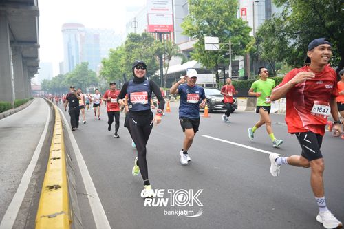 Race photo from ONE RUN 10 K