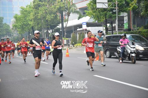 Race photo from ONE RUN 10 K