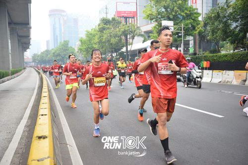 Race photo from ONE RUN 10 K