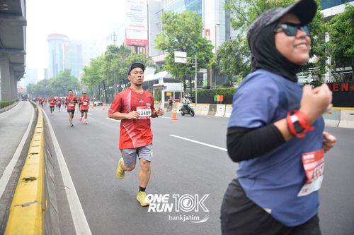 Race photo from ONE RUN 10 K