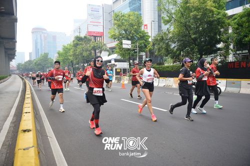 Race photo from ONE RUN 10 K