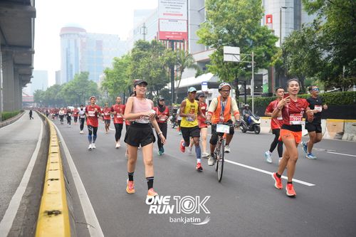 Race photo from ONE RUN 10 K