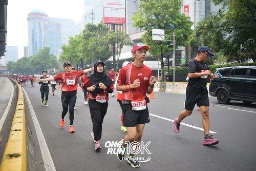 Race photo from ONE RUN 10 K