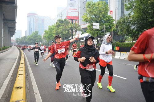 Race photo from ONE RUN 10 K