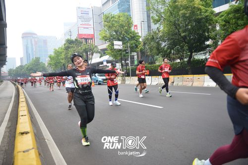 Race photo from ONE RUN 10 K