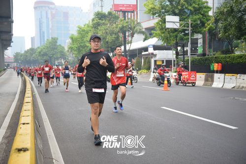 Race photo from ONE RUN 10 K