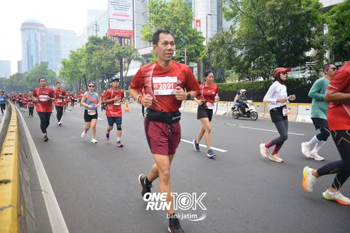 Race photo from ONE RUN 10 K