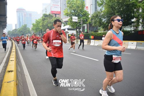 Race photo from ONE RUN 10 K