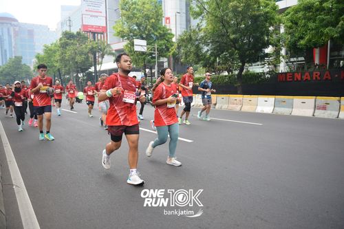 Race photo from ONE RUN 10 K
