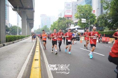 Race photo from ONE RUN 10 K