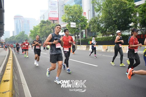 Race photo from ONE RUN 10 K
