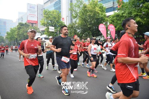 Race photo from ONE RUN 10 K