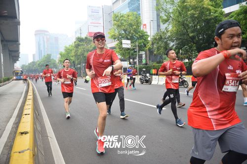 Race photo from ONE RUN 10 K