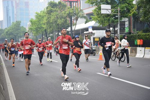 Race photo from ONE RUN 10 K