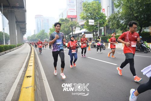 Race photo from ONE RUN 10 K