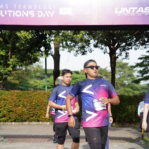 Race photo from LINTAS TEKNOLOGI SOLUTIONS DAY