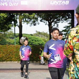 Race photo from LINTAS TEKNOLOGI SOLUTIONS DAY