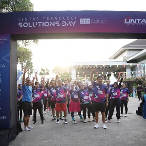Race photo from LINTAS TEKNOLOGI SOLUTIONS DAY